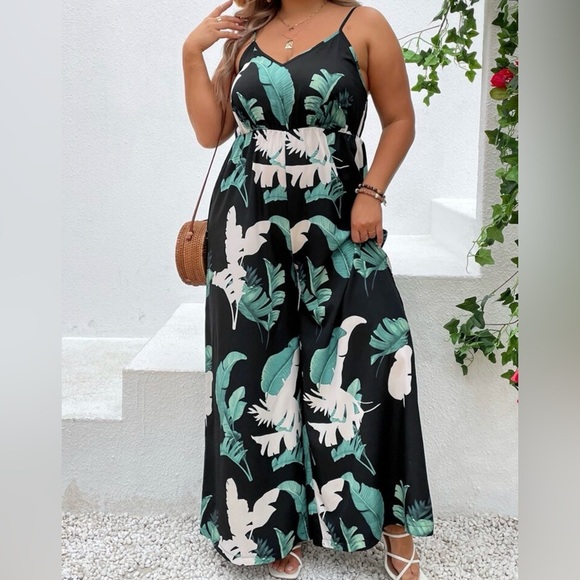 SHEIN Holidaya Plus Tropical Print Wide
Leg Cami Jumpsuit - Picture 6 of 10